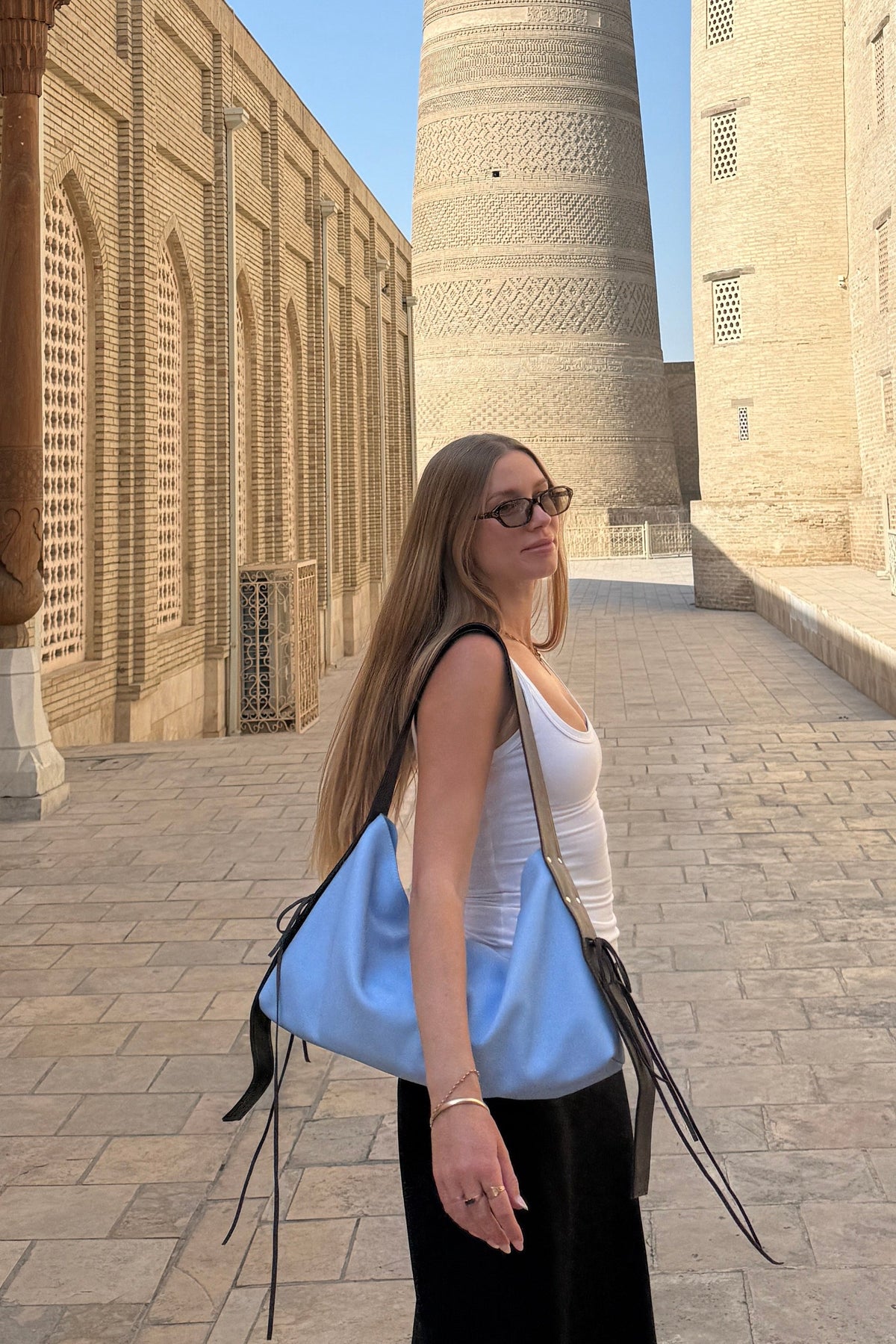 The Lola Slouch – Contrast Blue